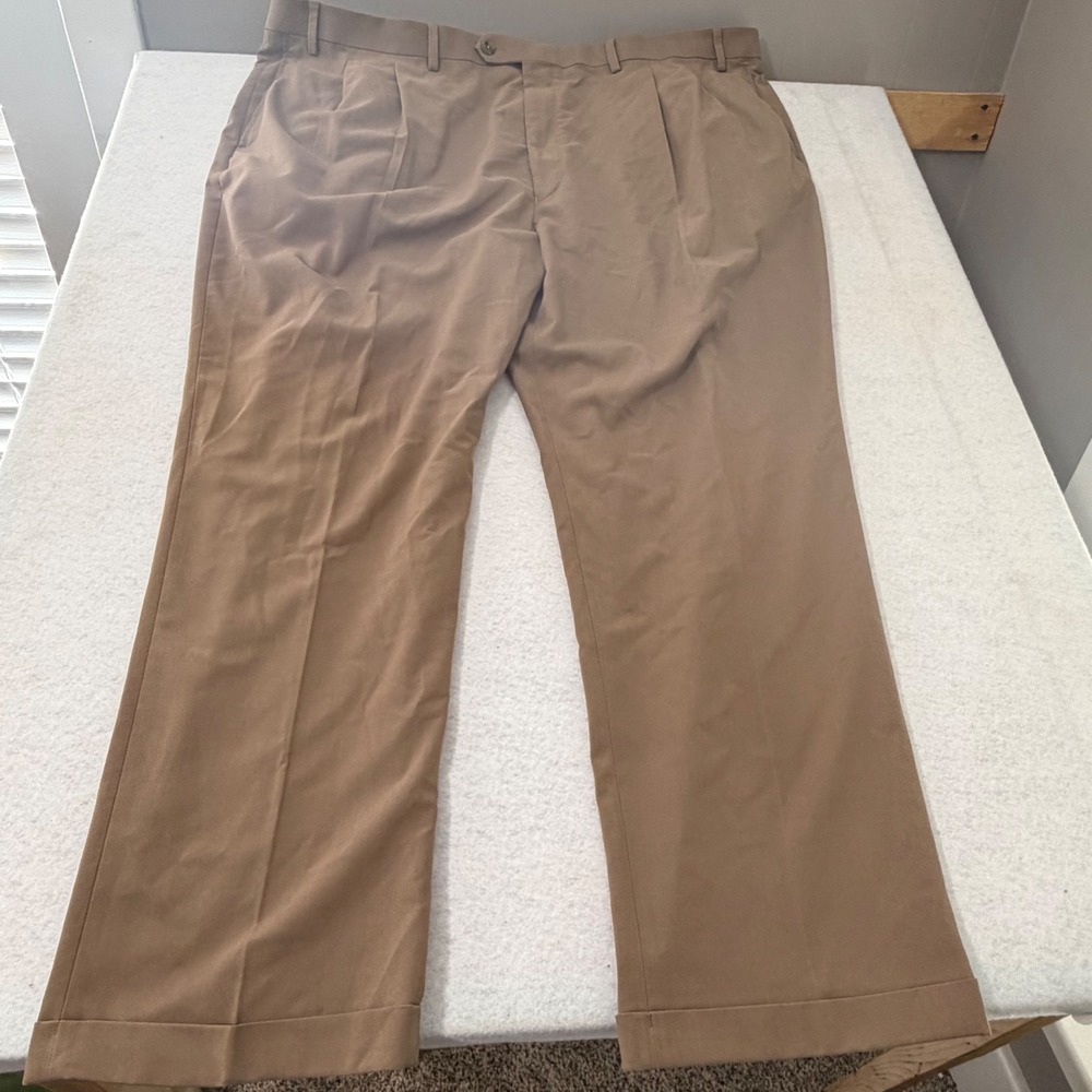 Roundtree & Yorke TravelSmart Khaki Pleated Dress Pants 48x30 Cuffed Brown Mens